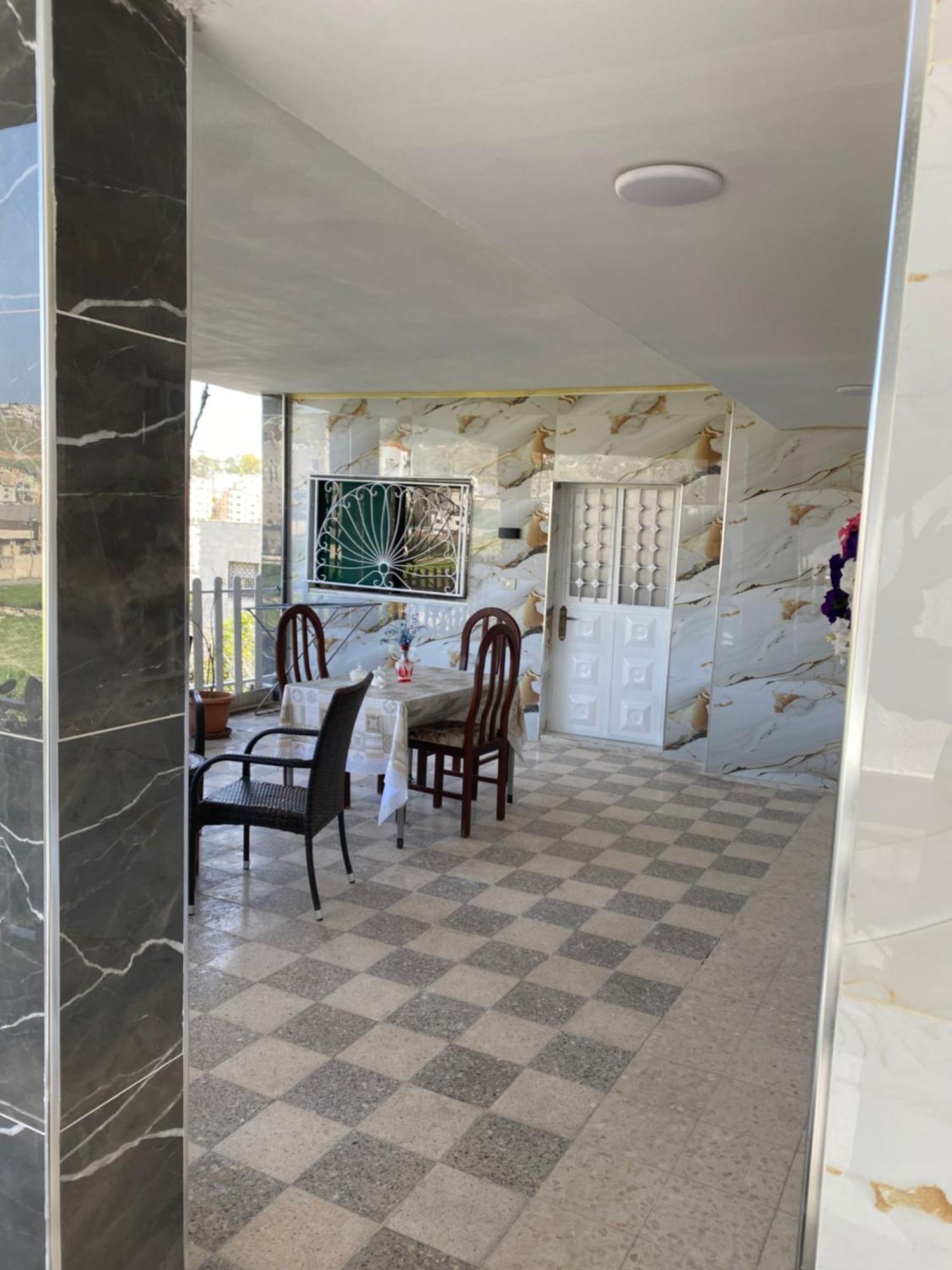 Huseein Rooms Jarash Exterior photo